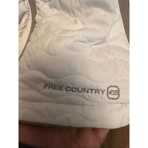 NWOT women’s Free Country Reversible White/Grey Quilted Jacket - Picture 10 of 10
